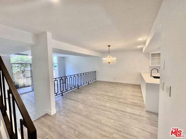 5346 Fairview Boulevard, Los Angeles CA 90056
