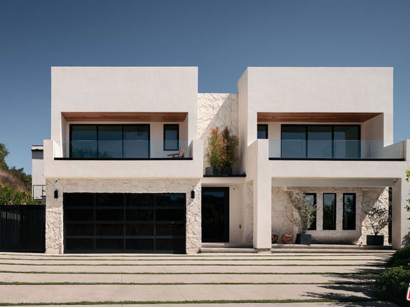 2608 Zorada Drive, Los Angeles CA 90046