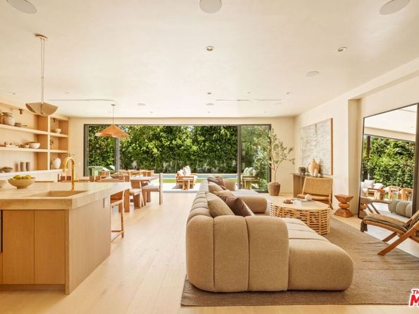 636 N Laurel Avenue, Los Angeles CA 90048