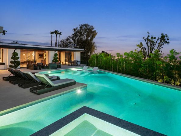 10865 Savona Road, Los Angeles CA 90077