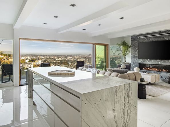 8638 Hollywood Boulevard, Los Angeles CA 90069