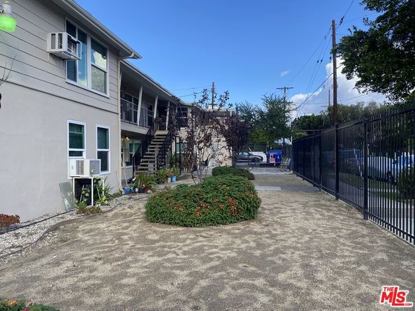 11903 Vanowen Street, North Hollywood CA 91605