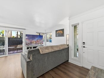 1509 E Washington Ave