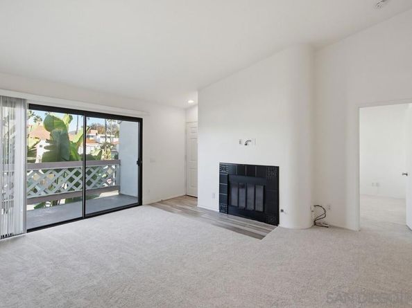 9458 Twin Trails Dr 205, San Diego CA 92129