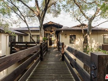 1273 Fernwood Pacific Drive