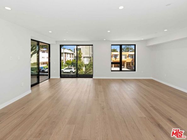 1017 N Croft Avenue 201, Los Angeles CA 90069