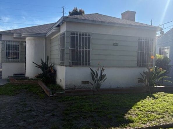 1104 W 58th Street, Los Angeles CA 90037