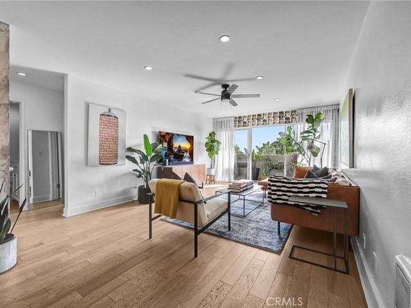 8400 De Longpre 212, West Hollywood CA 90069