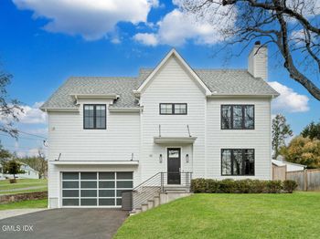 40 Richmondville Avenue