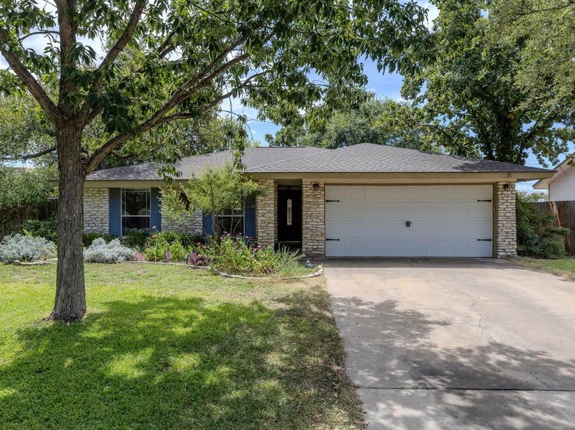 8509 Slant Oak DR, Austin TX 78729