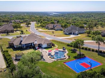401 Highland Bluff DR