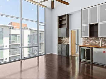 1600 Barton Springs Rd RD