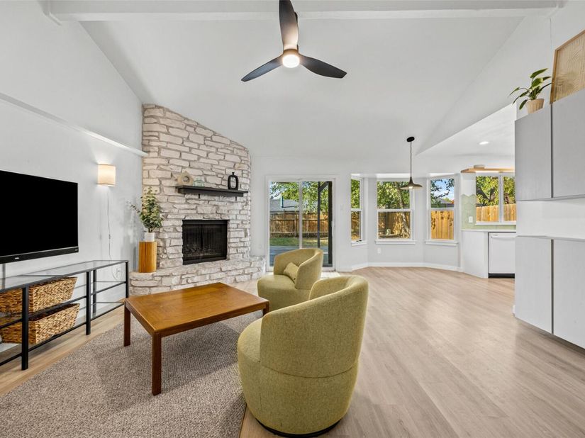 4703 Candletree LN, Austin TX 78744