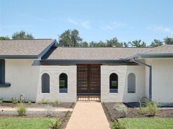 8704 Balcones Club DR