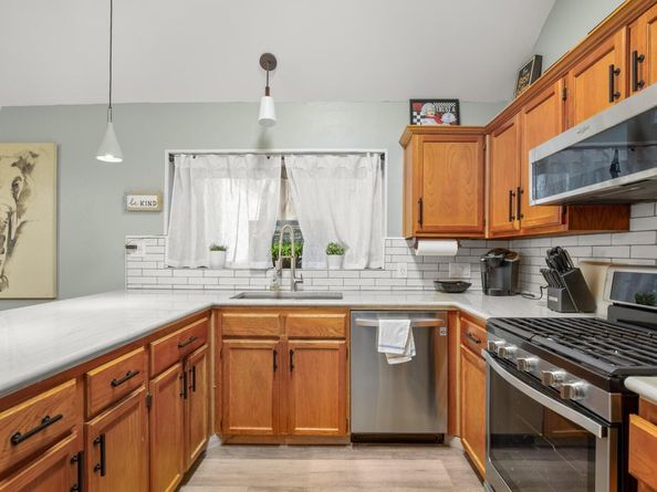 3015 Sunridge DR, Austin TX 78741