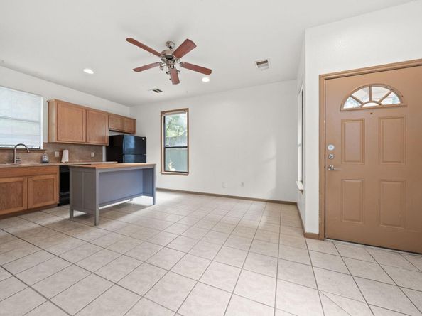 1904 Garden ST B, Austin TX 78702