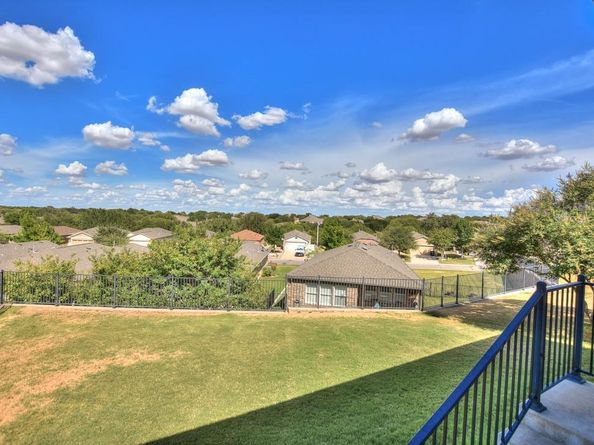 106 Kickapoo Creek LN, Georgetown TX 78633