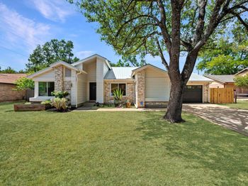 4001 Burr Oak LN