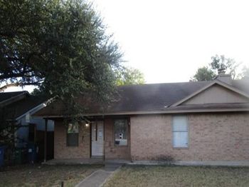 2001 E Stassney LN