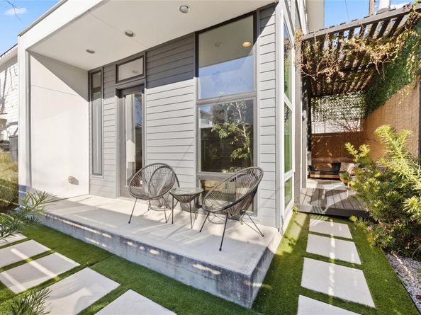 1904 E 17th ST B, Austin TX 78702