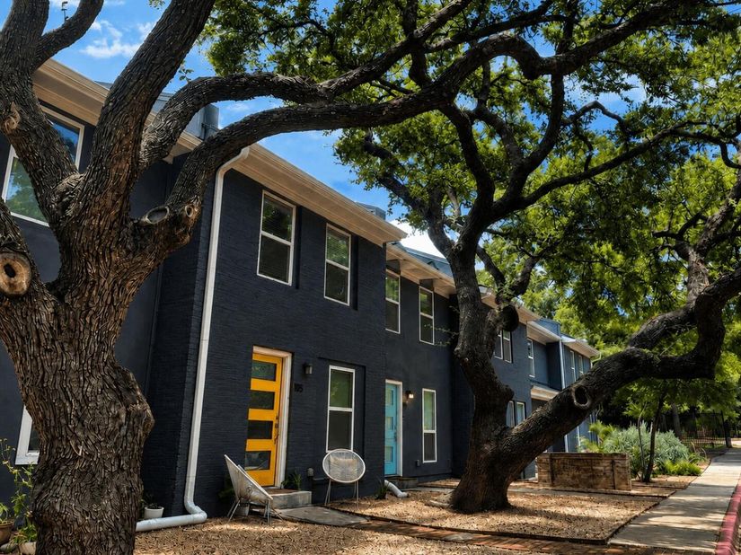 6211 Manor RD 105, Austin TX 78723
