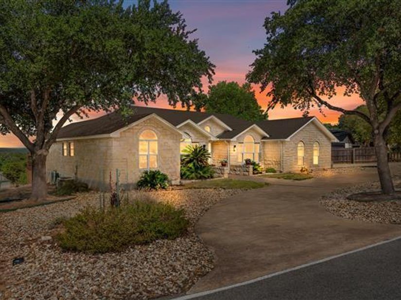 4096 Outpost TRCE, Lago Vista TX 78645