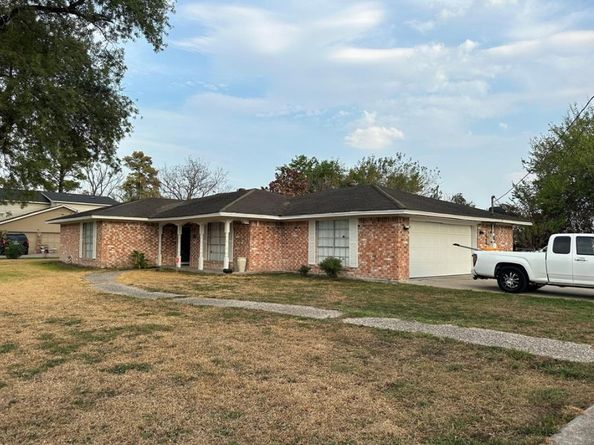 10664 Oak Brook Drive, Houston TX 77013