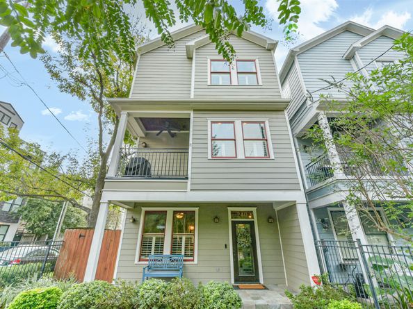 240 E Woodland Street, Houston TX 77009