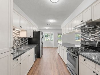 5522 Chantilly Lane