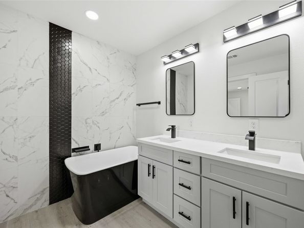 1503 Cavalcade Street 12, Houston TX 77009
