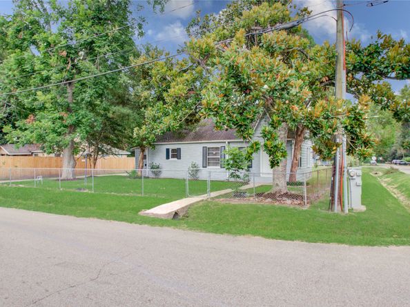 3202 Melbourne Street, Houston TX 77026