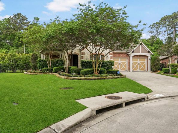 11 Golden Floral Court, Magnolia TX 77354