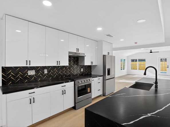 1906 Sunny Brook Drive, Austin TX 78723