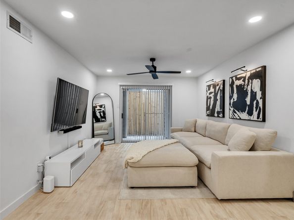 4200 Watson Street 201, Houston TX 77009