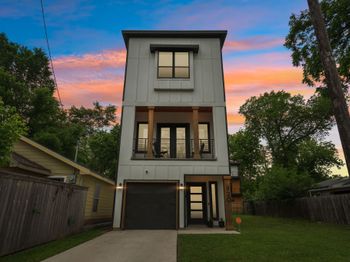 920 Muncie Avenue
