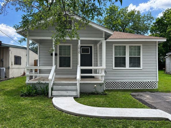 1010 Palestine Street, Conroe TX 77301
