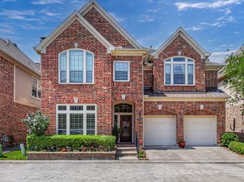 1015 Vaulted Oak Street