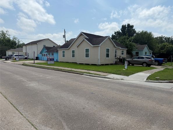 6946 Moss Rose Street, Houston TX 77087