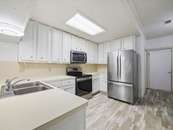 880 Tully Road