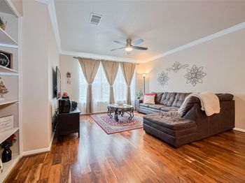 1711 Old Spanish Trail