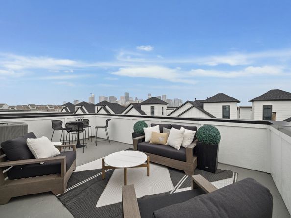 2214 Dennis Street, Houston TX 77004