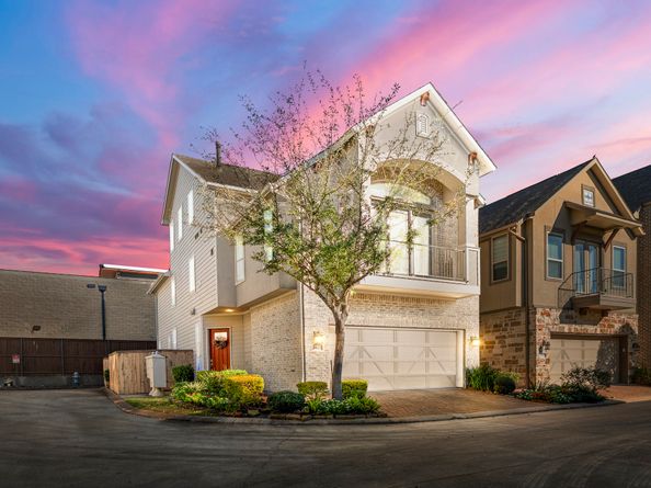 8422 Oak Leaf Point Drive, Houston TX 77055