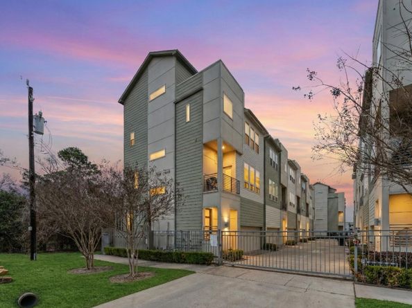 1019 W 17th Street, Houston TX 77008