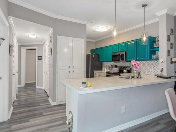 2111 Welch Street B201, Houston TX 77019