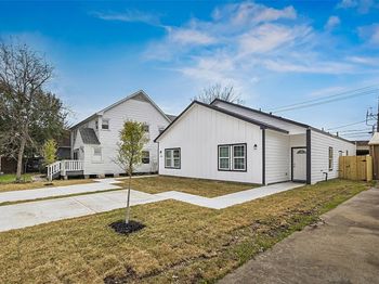 1546 A&B Lombardy Street