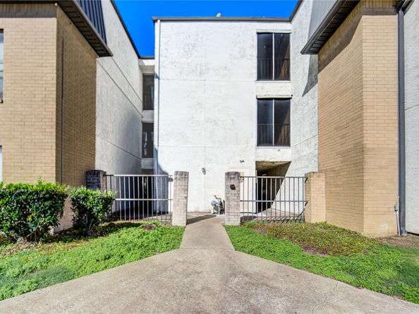 8519 Hearth Drive 28, Houston TX 77054