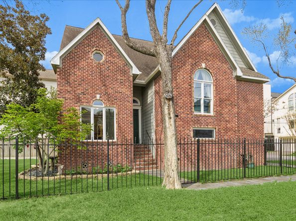 5401 Floyd Street, Houston TX 77007