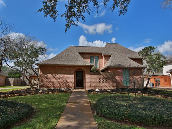 1402 Bittersweet Drive, Richmond TX 77406