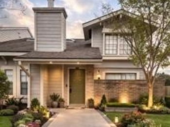 6103 Ludington Drive