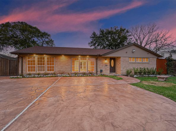 5422 Willowbend Boulevard, Houston TX 77096